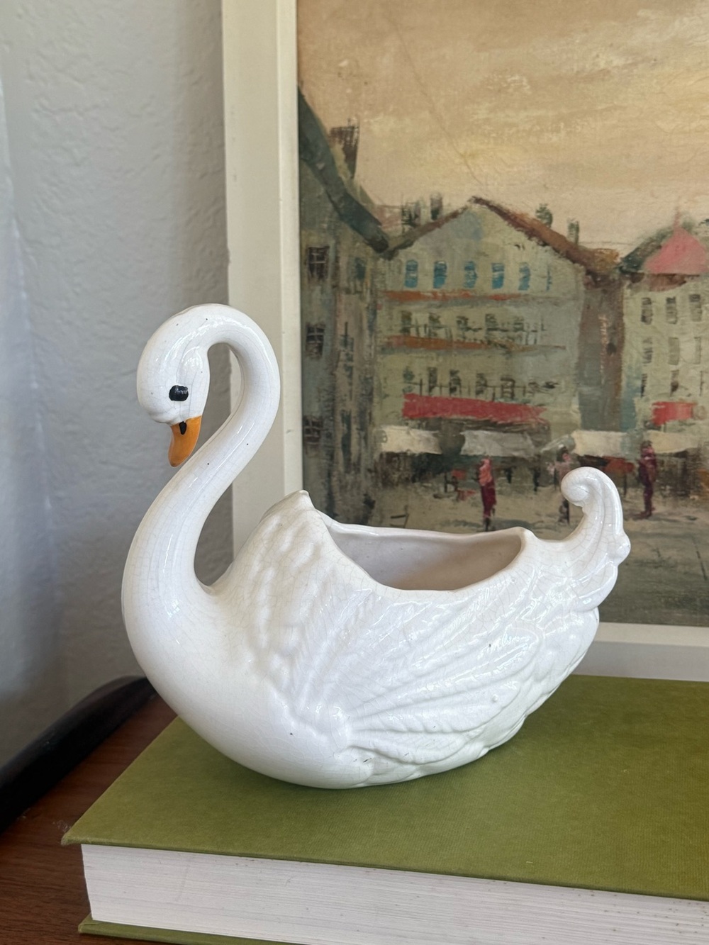 Vintage White Ceramic Swan Planter - Elegant Home Art Accent